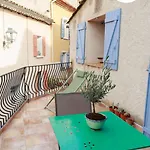 En Provence Avec Terrasse Dans Le Village Villa Greoux-les-Bains