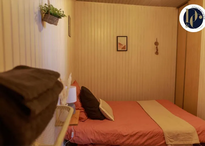 En Provence Avec Terrasse Dans Le Village *