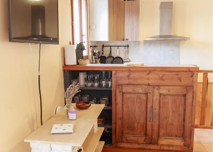 Villa En Provence Avec Terrasse Dans Le Village *