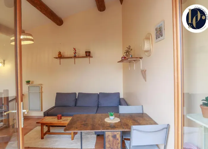 En Provence Avec Terrasse Dans Le Village Gréoux-les-Bains