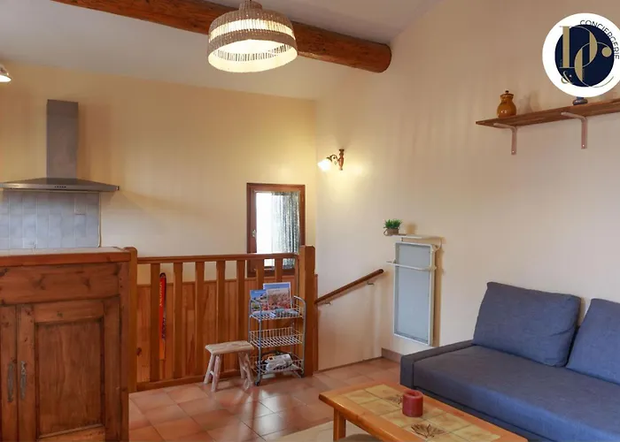 En Provence Avec Terrasse Dans Le Village *