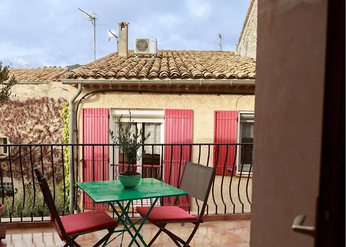 Villa En Provence Avec Terrasse Dans Le Village *